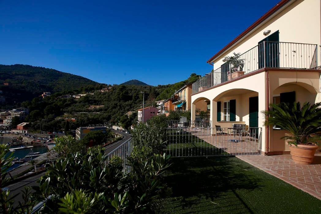 Residence I Gabbiani Porto Venere Exterior photo